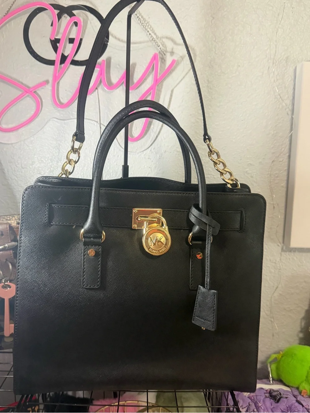 Michael Kors Hamilton Large Saffiano Leather Tote – Black/Gold